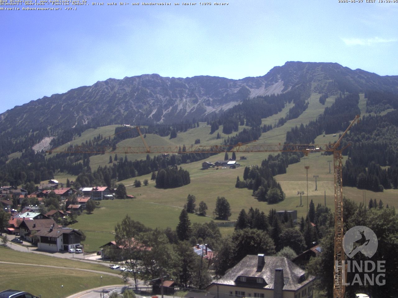 Archived image Webcam View of the kids hotel Oberjoch at the slopes in front