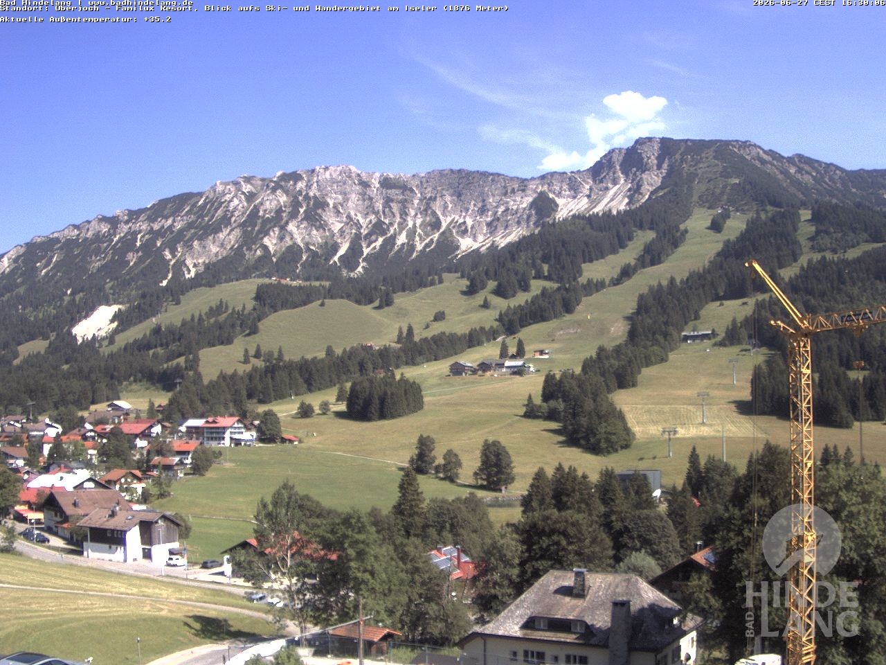 Archived image Webcam View of the kids hotel Oberjoch at the slopes in front