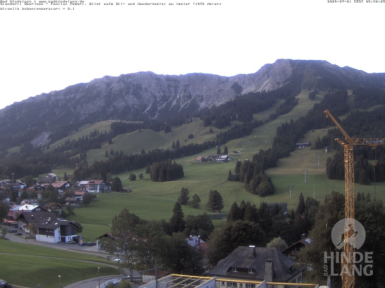 Archived image Webcam View of the kids hotel Oberjoch at the slopes in front