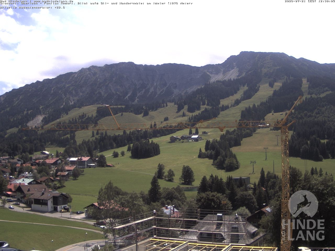 Archived image Webcam View of the kids hotel Oberjoch at the slopes in front