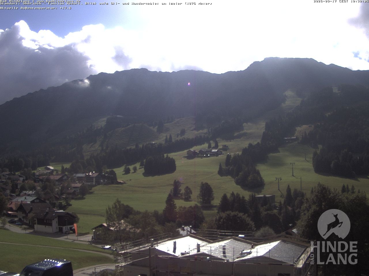 Archived image Webcam View of the kids hotel Oberjoch at the slopes in front