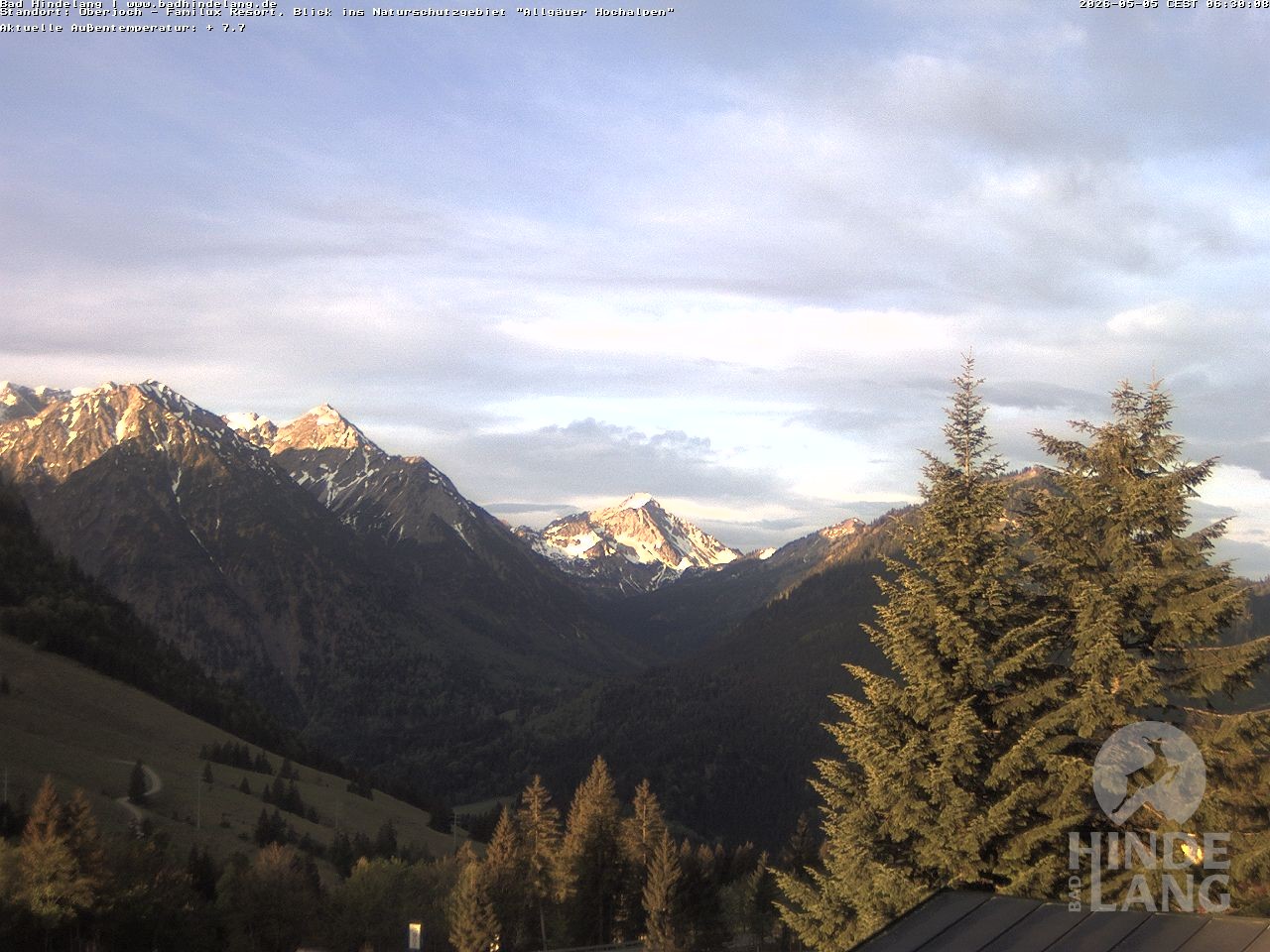 Archived image Webcam Kids hotel Oberjoch: view at the nature reseve "Allgäuer Hochalpen"