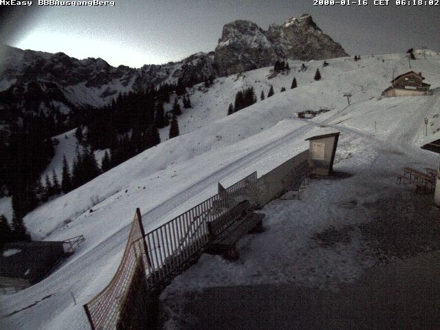 Archived image Webcam Arrival of the Breitenbergbahn cabins