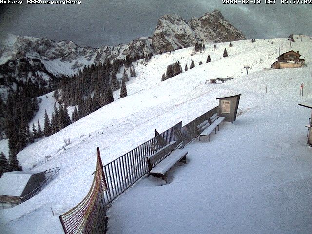 Archived image Webcam Arrival of the Breitenbergbahn cabins