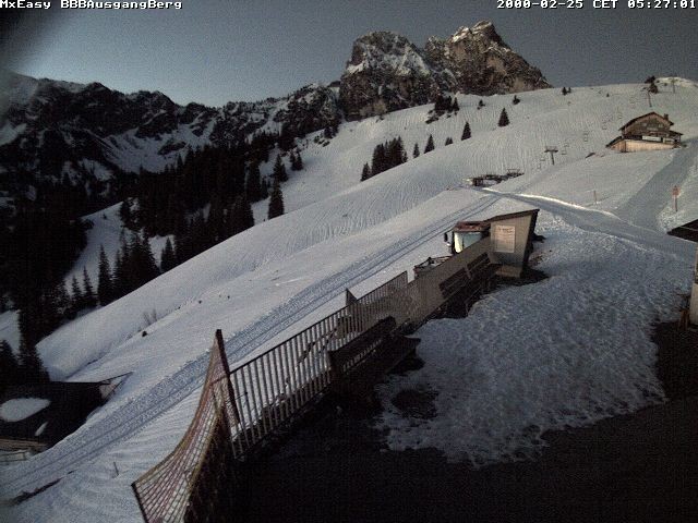 Archived image Webcam Arrival of the Breitenbergbahn cabins