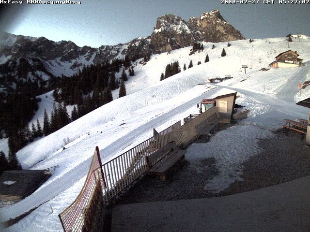 Archived image Webcam Arrival of the Breitenbergbahn cabins