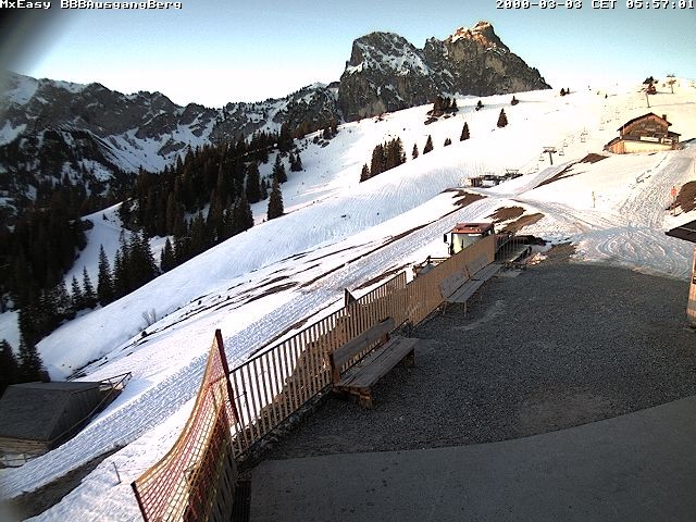 Archiv Foto Webcam Breitenbergbahn: Ausgang Bergstation