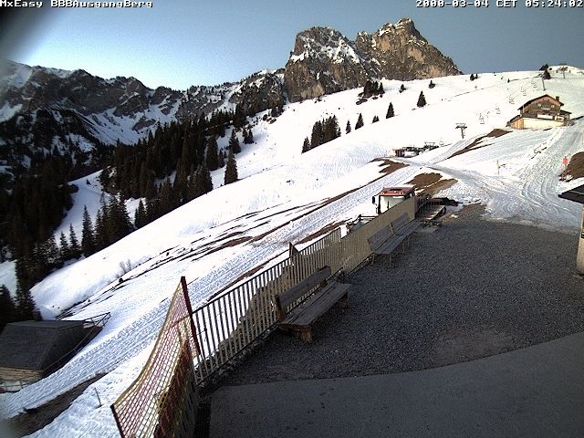 Archived image Webcam Arrival of the Breitenbergbahn cabins