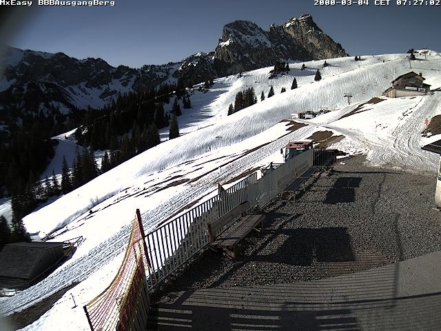 Archived image Webcam Arrival of the Breitenbergbahn cabins