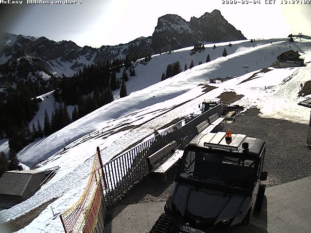 Archived image Webcam Arrival of the Breitenbergbahn cabins