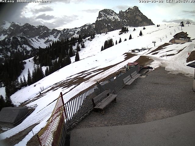 Archiv Foto Webcam Breitenbergbahn: Ausgang Bergstation