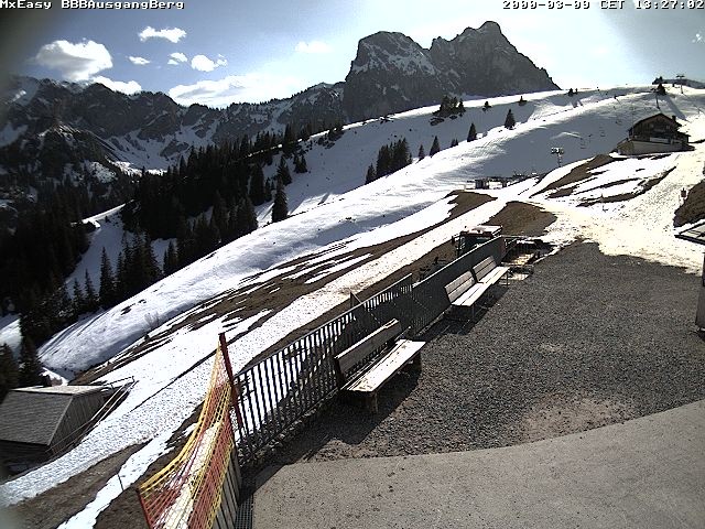 Archived image Webcam Arrival of the Breitenbergbahn cabins