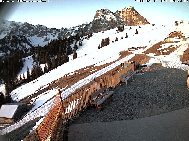 Archived image Webcam Arrival of the Breitenbergbahn cabins