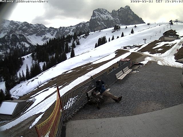 Archived image Webcam Arrival of the Breitenbergbahn cabins