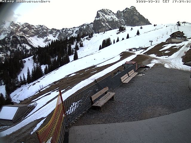 Archived image Webcam Arrival of the Breitenbergbahn cabins