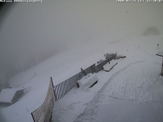 Archived image Webcam Arrival of the Breitenbergbahn cabins