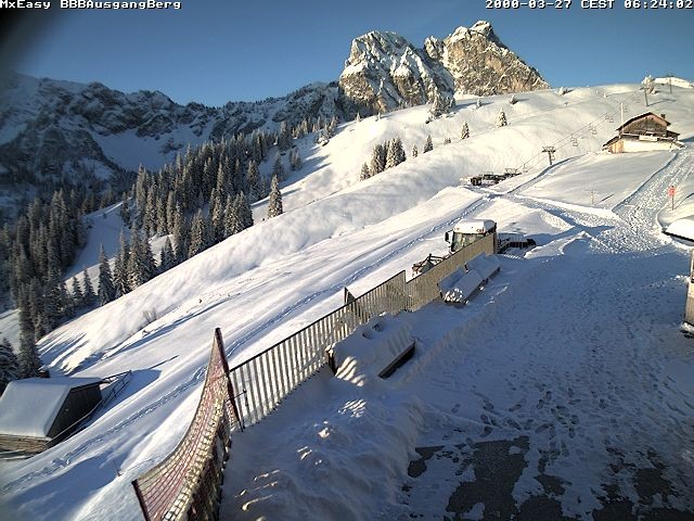 Archived image Webcam Arrival of the Breitenbergbahn cabins