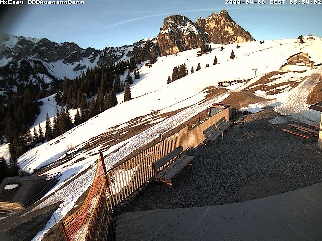 Archived image Webcam Arrival of the Breitenbergbahn cabins