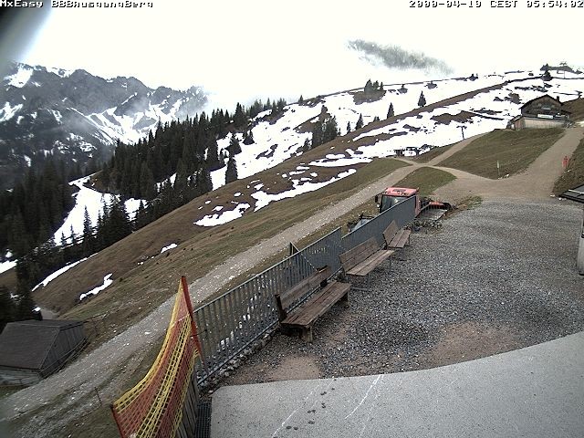 Archived image Webcam Arrival of the Breitenbergbahn cabins