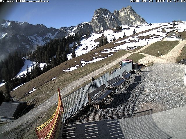 Archived image Webcam Arrival of the Breitenbergbahn cabins