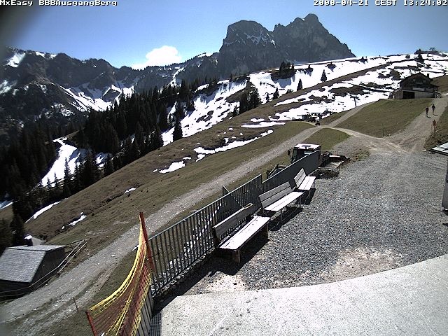 Archived image Webcam Arrival of the Breitenbergbahn cabins
