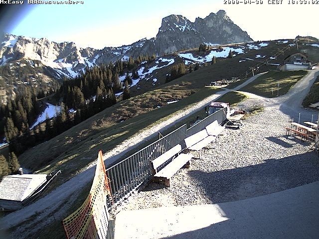 Archived image Webcam Arrival of the Breitenbergbahn cabins