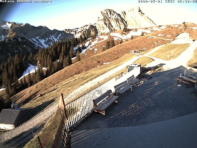 Archived image Webcam Arrival of the Breitenbergbahn cabins