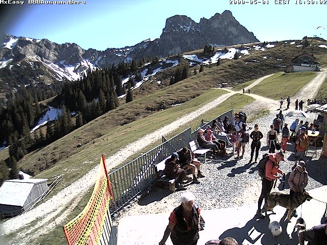 Archived image Webcam Arrival of the Breitenbergbahn cabins