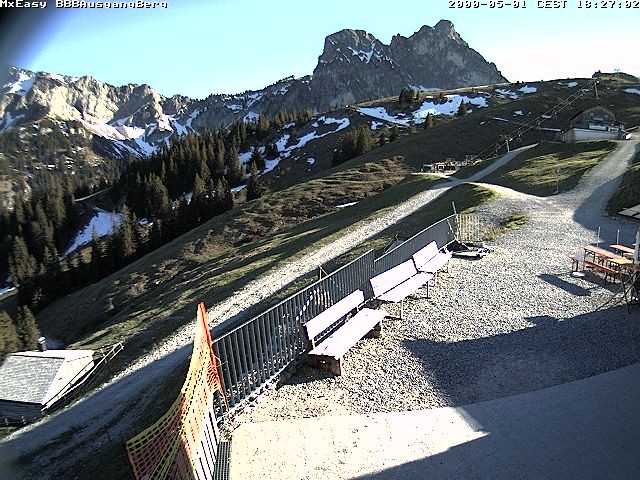 Archived image Webcam Arrival of the Breitenbergbahn cabins