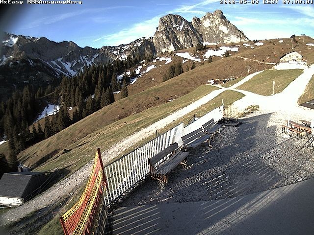 Archived image Webcam Arrival of the Breitenbergbahn cabins