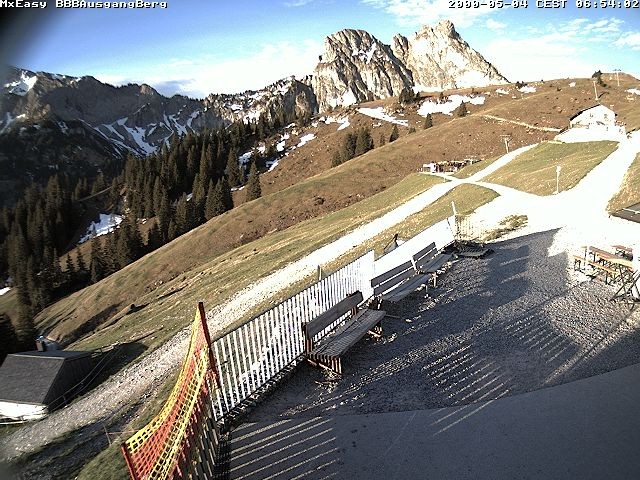 Archived image Webcam Arrival of the Breitenbergbahn cabins