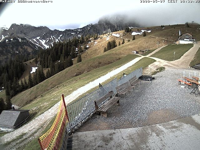 Archived image Webcam Arrival of the Breitenbergbahn cabins