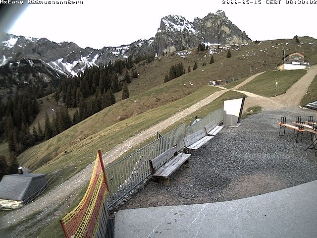 Archived image Webcam Arrival of the Breitenbergbahn cabins