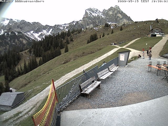 Archived image Webcam Arrival of the Breitenbergbahn cabins