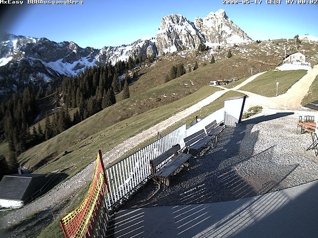Archived image Webcam Arrival of the Breitenbergbahn cabins
