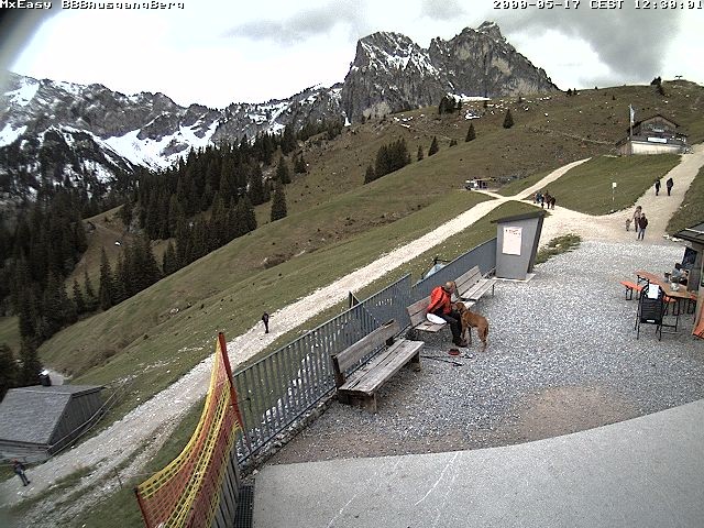 Archived image Webcam Arrival of the Breitenbergbahn cabins