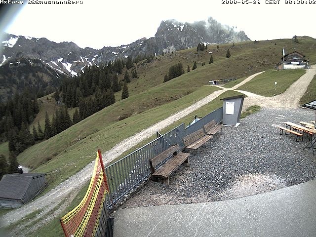 Archived image Webcam Arrival of the Breitenbergbahn cabins