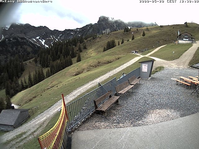 Archived image Webcam Arrival of the Breitenbergbahn cabins