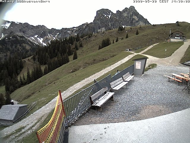 Archived image Webcam Arrival of the Breitenbergbahn cabins