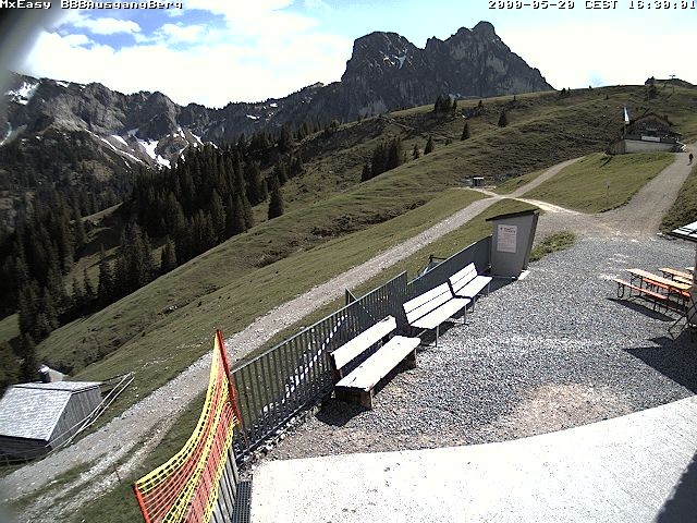Archived image Webcam Arrival of the Breitenbergbahn cabins