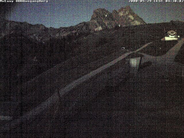 Archived image Webcam Arrival of the Breitenbergbahn cabins