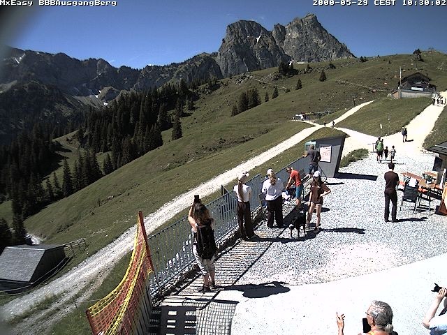 Archived image Webcam Arrival of the Breitenbergbahn cabins