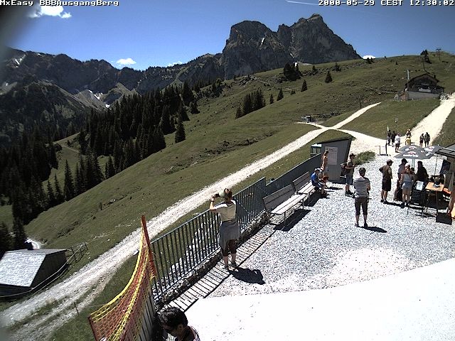 Archived image Webcam Arrival of the Breitenbergbahn cabins