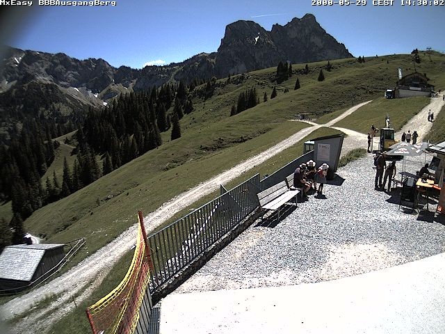 Archived image Webcam Arrival of the Breitenbergbahn cabins