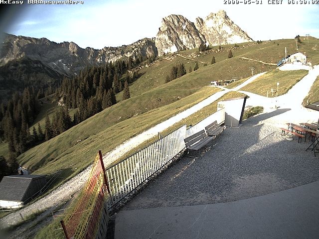 Archived image Webcam Arrival of the Breitenbergbahn cabins
