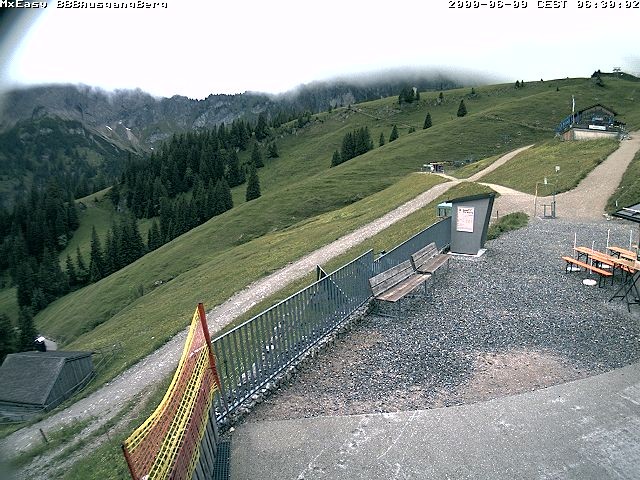 Archived image Webcam Arrival of the Breitenbergbahn cabins