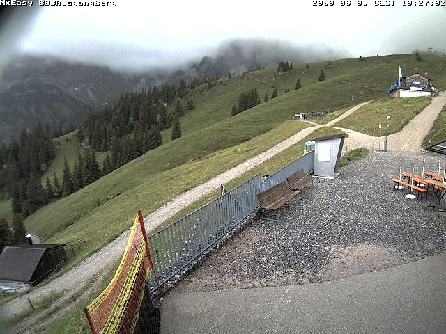 Archived image Webcam Arrival of the Breitenbergbahn cabins
