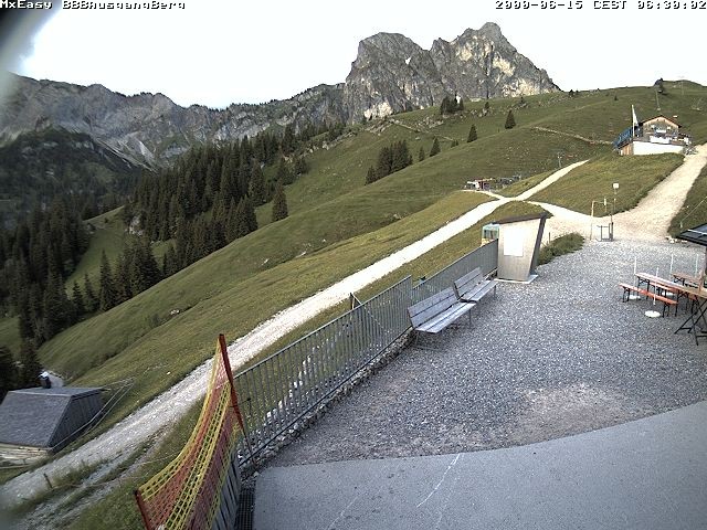 Archived image Webcam Arrival of the Breitenbergbahn cabins