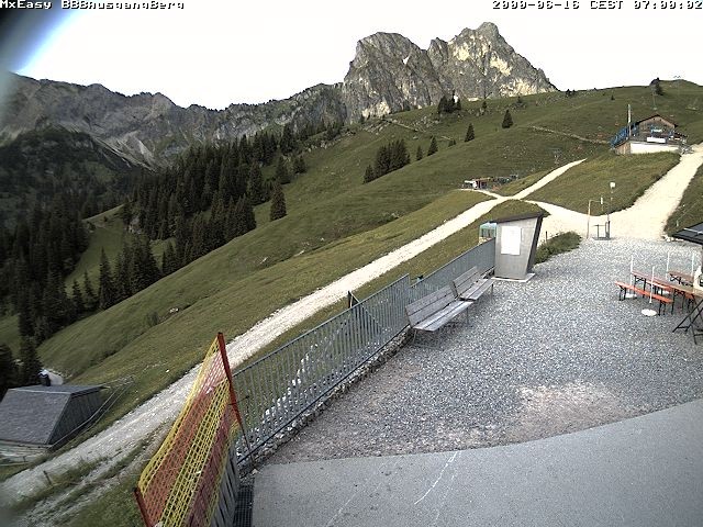 Archived image Webcam Arrival of the Breitenbergbahn cabins