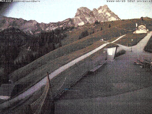 Archived image Webcam Arrival of the Breitenbergbahn cabins